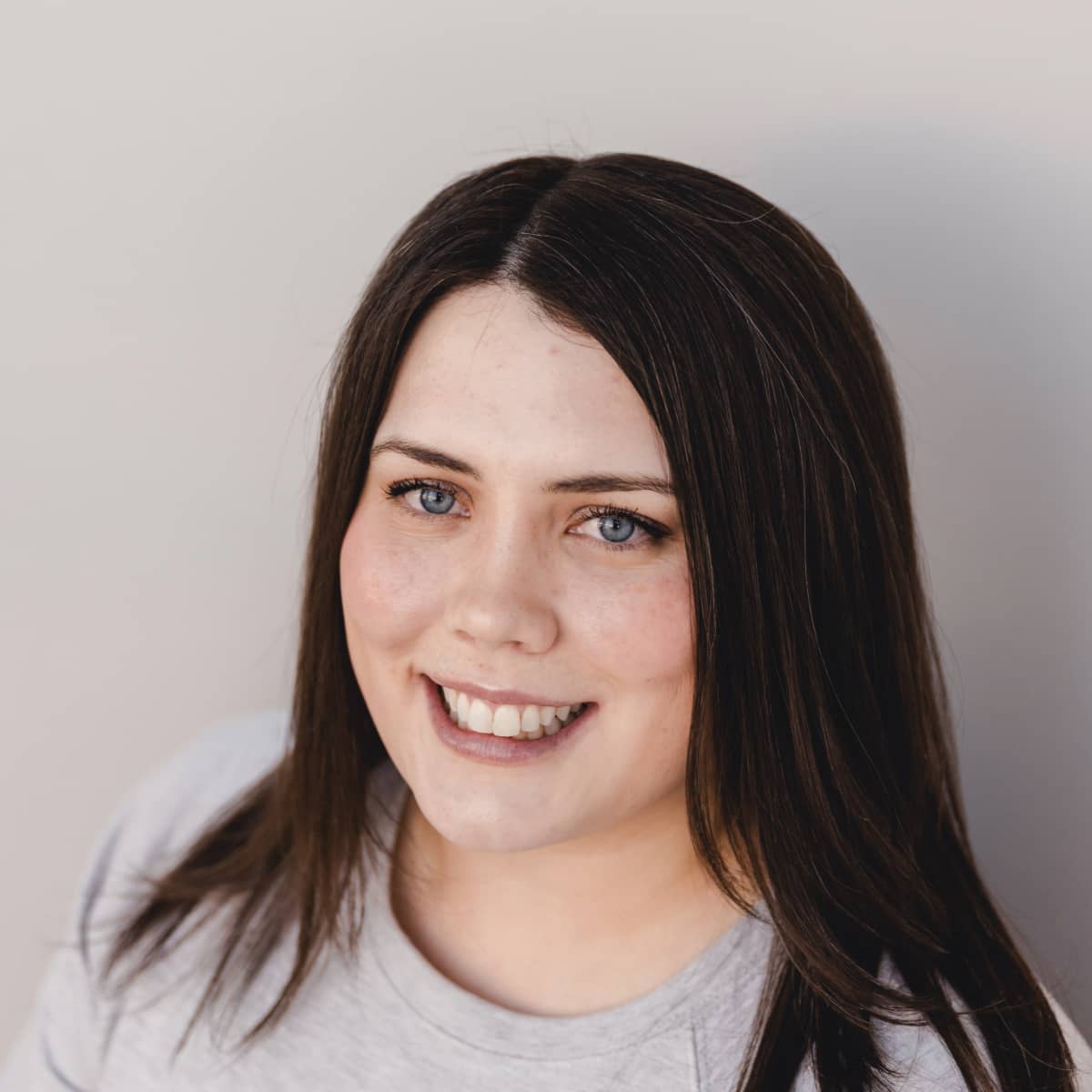 Headshot Nicole Heslington